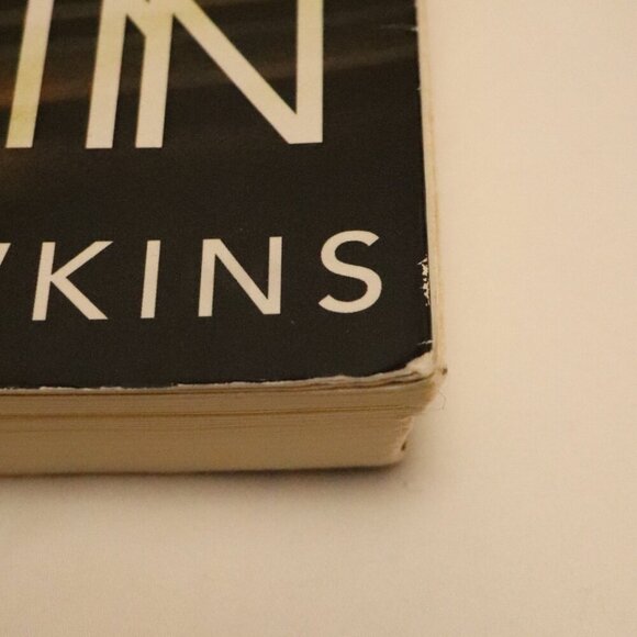 The Girl On The Train by Paula Hawkins | Thriller | Mystery | Suspense | Fiction - Picture 4 of 5